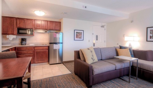 Studio, 1 King Bed with Sofa bed (Hearing Accessible)
