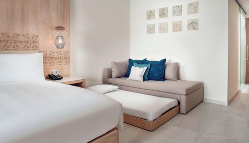 Deluxe Room, 1 King Bed, Non Smoking, Ocean View (Balcony)