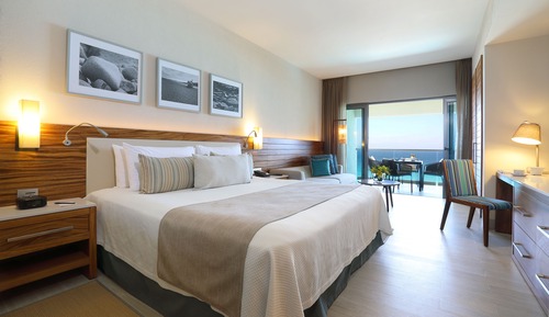 Deluxe Suite, 1 King Bed with Sofa Bed, Oceanfront