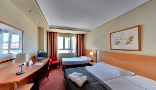 Double room with extra bed (2 adults + 1 child)