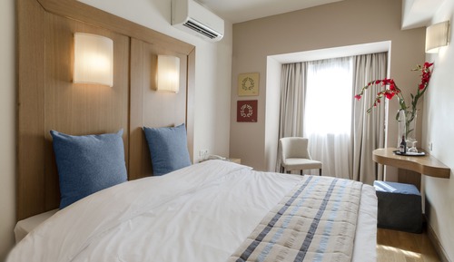 Economy Room