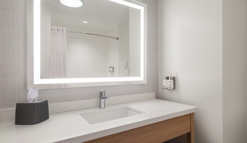 Standard Room, 1 King Bed, Accessible Bathtub, Non Smoking (Communications, Mobility)