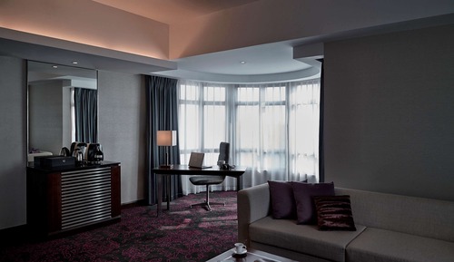 Executive Suite, 1 King Bed, Business Lounge Access