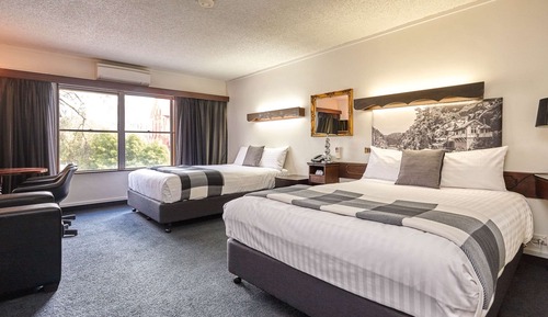 Deluxe Room, Multiple Beds, Non Smoking