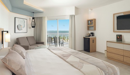 Junior Suite, Oceanfront (M)