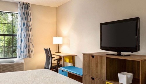 Standard Room, 1 King Bed