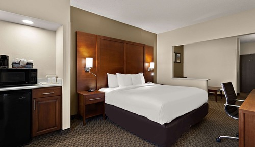 Suite, 1 King Bed with Sofa bed, Accessible, Non Smoking