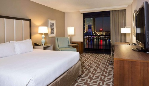 Room, 1 King Bed, River View