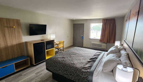 Room, 1 King Bed, Non Smoking