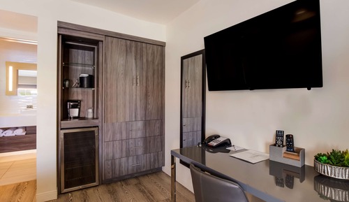Suite, 1 King Bed, Non Smoking, Refrigerator & Microwave