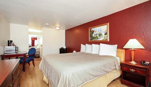 Superior Room, 1 King Bed (Smoke Free)