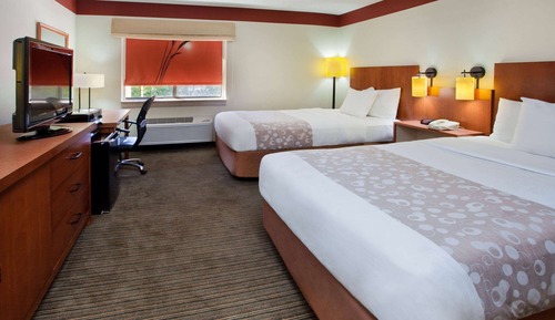 Deluxe Room, 2 Double Beds, Non Smoking, Pool View