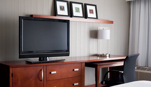Suite, 1 Queen Bed with Sofa bed, Non Smoking (Mobility/Hearing Accessible, Tub)
