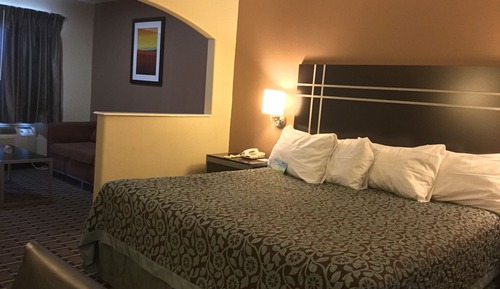 Suite, 1 King Bed, Smoking