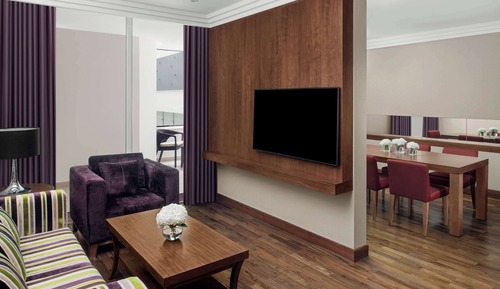 Deluxe Suite