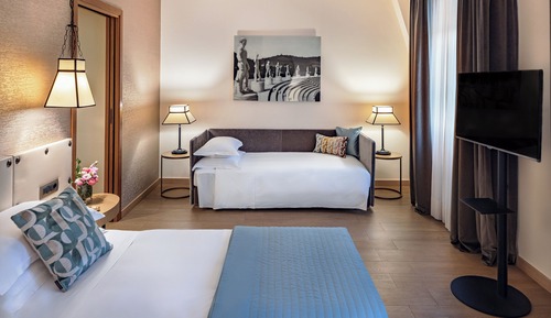 Triple Room