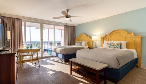 Deluxe Studio, 2 Queen Beds (Gulf Front)
