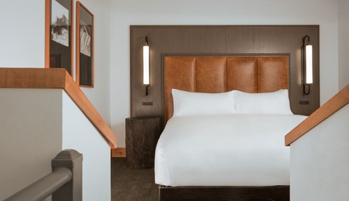 Loft, 1 King Bed, Balcony, Mountain View