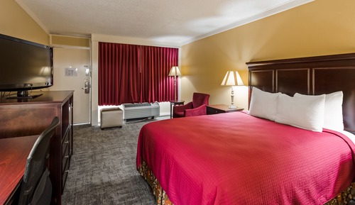 Standard Room, 1 Queen Bed, Accessible, Bathtub