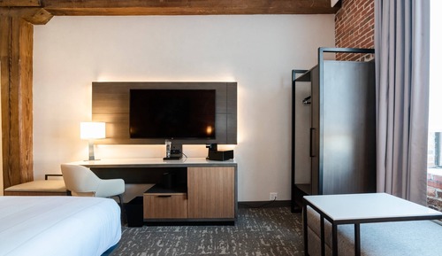 Club Room, 1 King Bed with Sofa bed