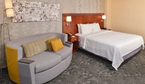 Room, 1 Queen Bed (Mobility/Hearing Accessible, Tub)