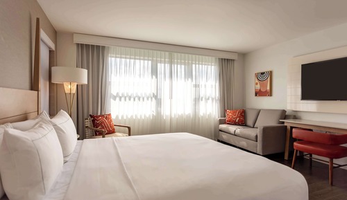 Room, 1 King Bed, City View, Corner