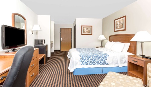 Standard Room, 1 Queen Bed