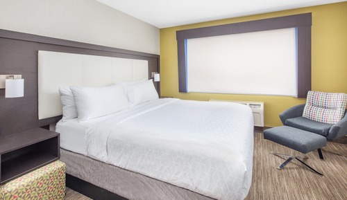 Standard Room, 1 King Bed