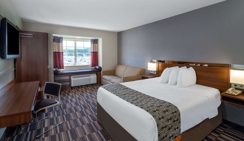 Standard Room, 1 Queen Bed