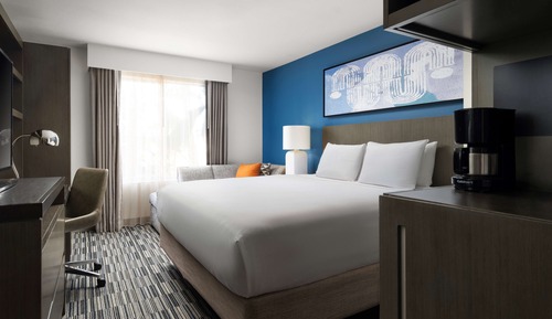 Standard Room, 1 King Bed