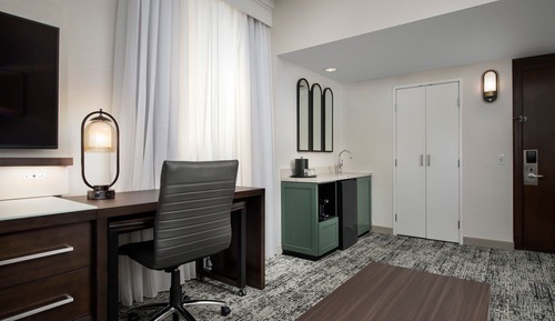 Suite, 1 King Bed with Sofa bed, Non Smoking