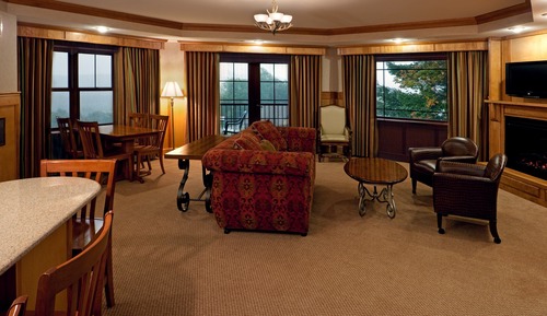 Grand Suite, Multiple Beds, Jetted Tub