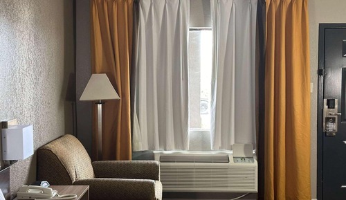 Room, 1 King Bed, Accessible, Non Smoking (Mobility Accessible)