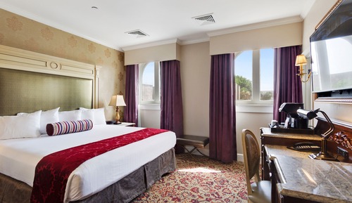 Deluxe Room, 1 King Bed
