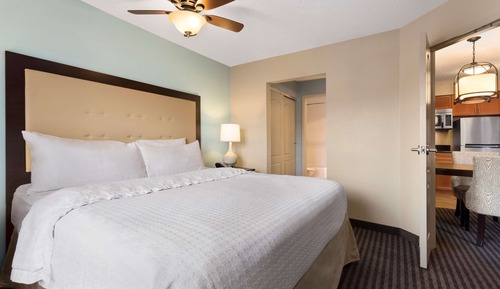 Premium Suite, 1 King Bed, Accessible, Bathtub