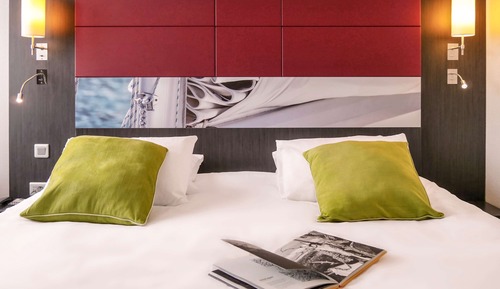 Standard Room, 1 King Bed
