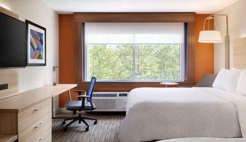 Standard Room, 2 Queen Beds, Mobility Accessible (Accessible Tub)
