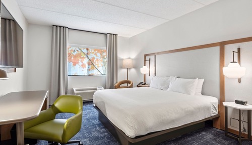 Room, 1 King Bed (Hearing Accessible)