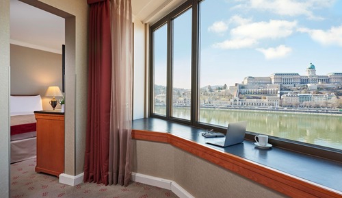 Junior Suite, 1 Queen Bed, River View
