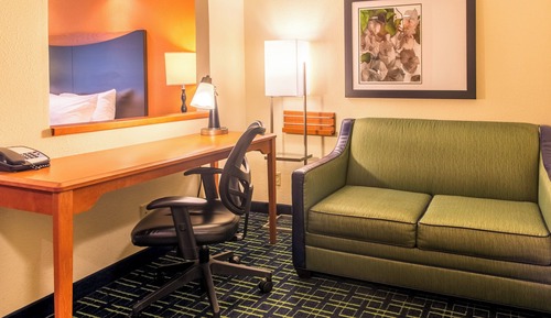 Executive Suite, 1 King Bed with Sofa bed, Non Smoking