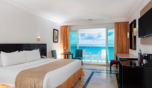 Deluxe Room, 1 King Bed, Balcony, Ocean View