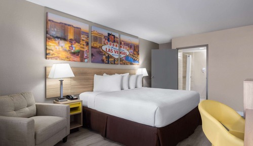 Room, 1 King Bed, Accessible, Non Smoking (Mobility, Roll-In Shower)