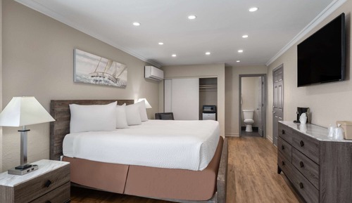 Suite, 1 King Bed, Non Smoking