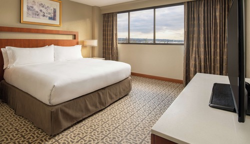 1 King 2 Rm Suite