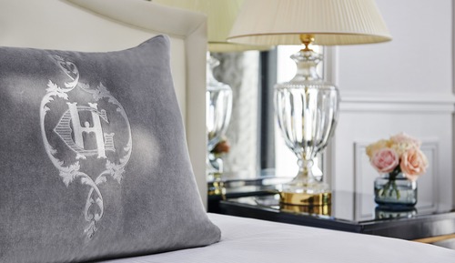 Junior Suite, 1 King Bed, Balcony