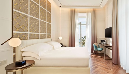 Superior Room, 1 King Bed, Terrace