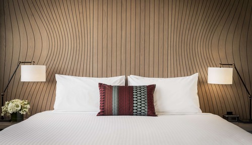 Room, 1 King Bed (Flinders Street Station View)