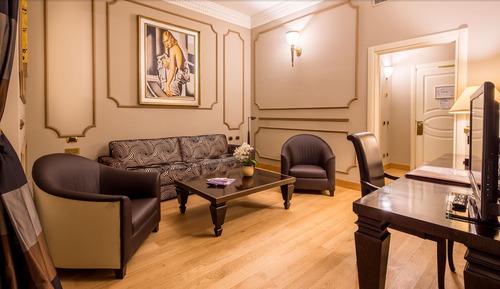 Executive Suite