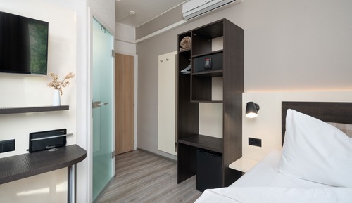 Single Room (Air Conditioning)