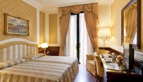 Deluxe Double or Twin Room, Partial Lake View (Partial Lake or Pool side)